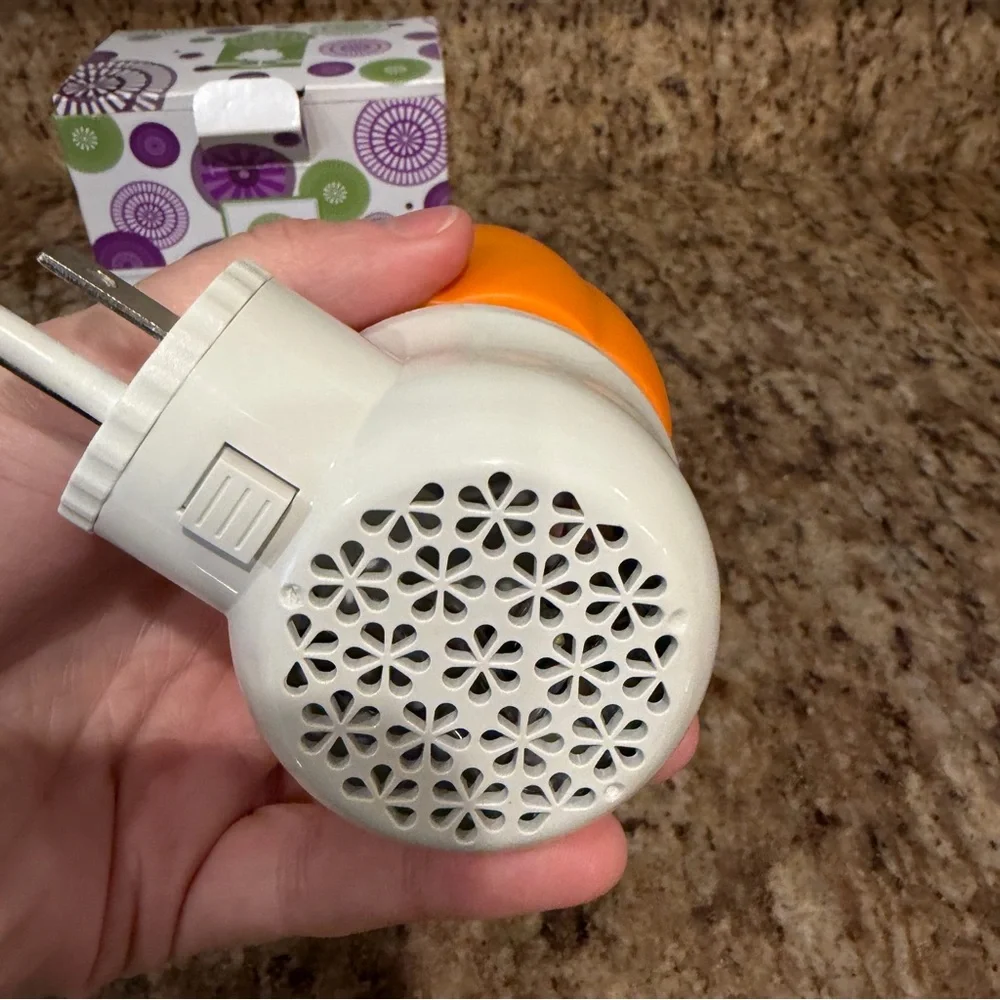 New Scentsy Jack-O-Lantern Wall Fan Diffuser Pod System Night Light Halloween